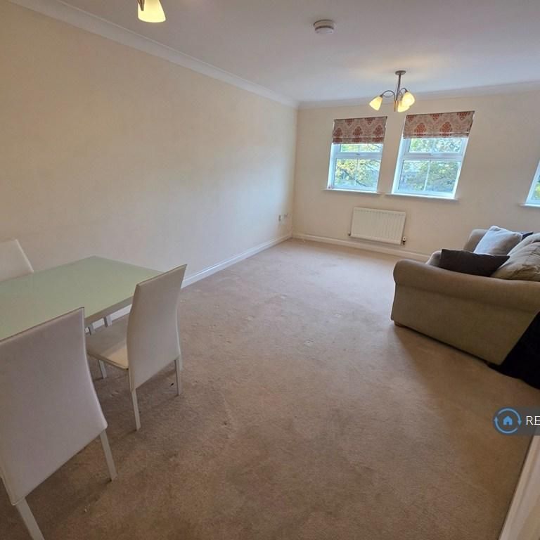 2 bedroom flat to rent - Photo 1