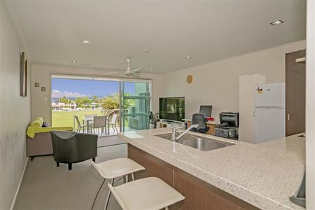 Modern Living in Marina Park - Photo 2