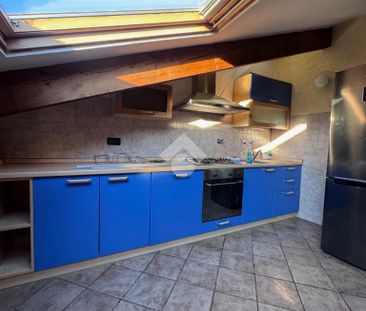 Porzione di trifamiliare in affitto - Photo 1