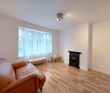 3 bedroom end of terrace house to rent - Photo 2