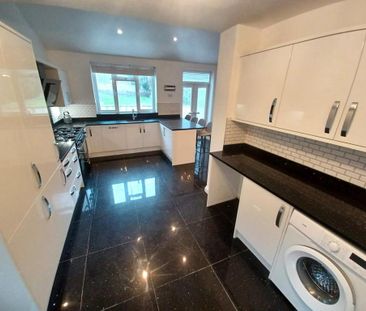 3 bedroom semi-detached house to rent - Photo 6