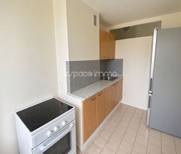 Location Appartement 3 pièces 54m² MONT ST AIGNAN 76130 - Photo 1