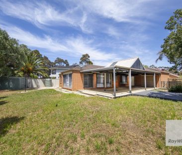 Spacious 3-Bedroom Family Home in a Prime Location! - Photo 6