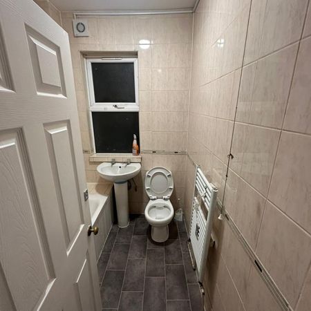 1 Bed Detached House, Linstead Drive, M8 - Photo 3