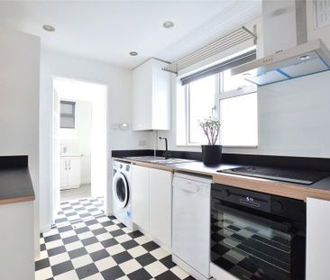 3 bedroom terraced house to rent - Photo 3