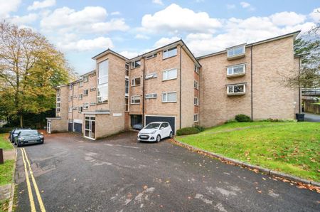 3 Bedroom Flat / Apartment - Northlands Drive, Winchester - Photo 4