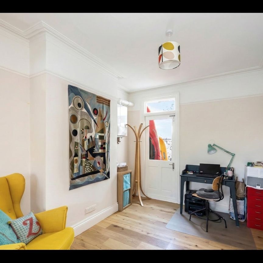 3 Bed Terraced House, Queens Park Rise, BN2 - Photo 1