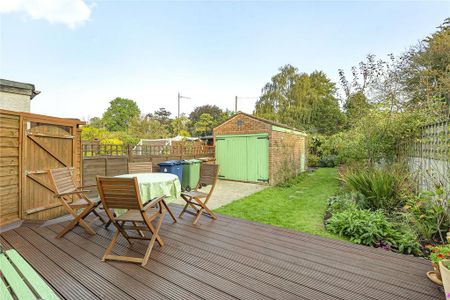 3 bedroom semi-detached house to rent - Photo 5