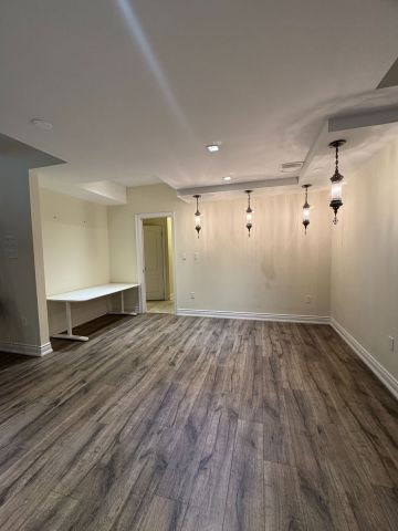 For Lease - 2374 Robmar Drive, Oakville, Ontario - Photo 4