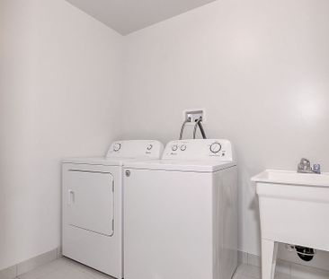 For Lease - 1008 Barton Way, Innisfil, Ontario - Photo 1