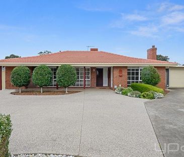 3 Bruthen Court, BROOKFIELD - Photo 1