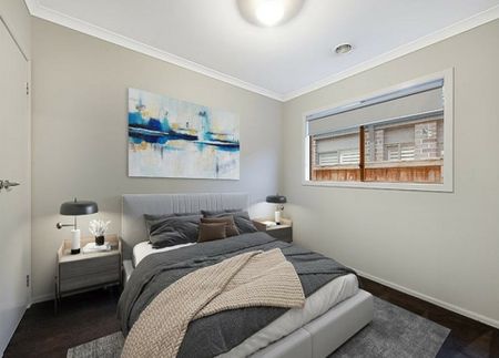 Modern and Spacious Home AVAILABLE 12th of NOVEMBER - Photo 5