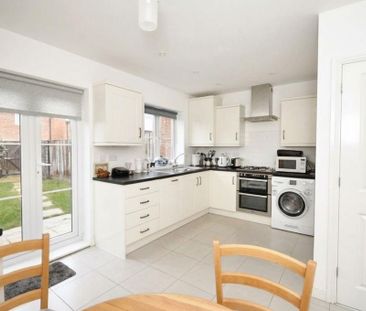 2 bedroom terraced house to rent - Photo 3