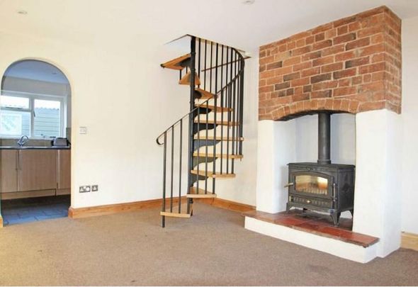 2 bedroom cottage to rent - Photo 1