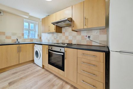 Millbrook Road East, SO15 - Photo 4