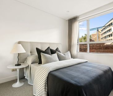 Luxury Harbourside Living in the Heart of Walsh Bay - Photo 4