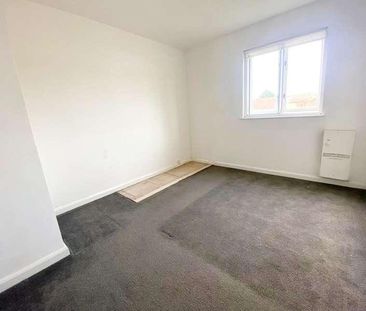 Upton Court Road, Langley, SL3 - Photo 2
