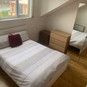 Roundhay Road, Harehills - Photo 3