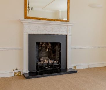 3 bedroom flat to rent - Photo 3