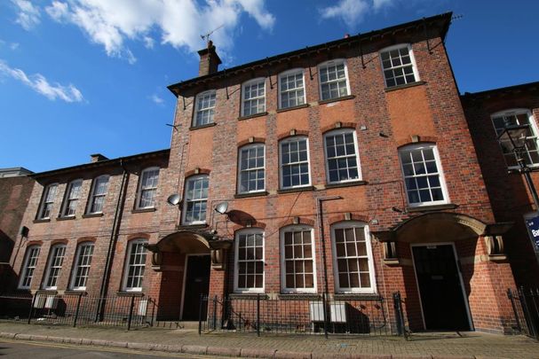 2 bedroom ground floor flat to rent - Photo 1