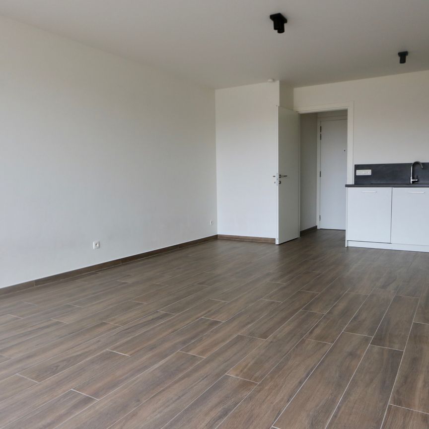 Appartement met 1 slaapkamer, terras en garage. - Photo 1