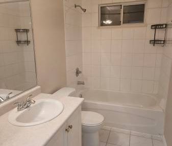 2 bedroom / 1 bathroom suite - Photo 4