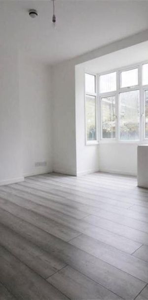 4 bedroom terraced house to rent - Photo 1