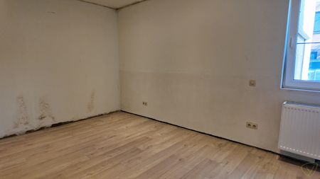 Gerenoveerde open bebouwing met 3 slaapkamers, zuidgerichte tuin en dubbele staanplaats! - Photo 3