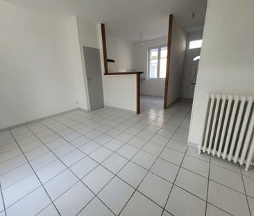 Location Maison 3 pièces 53m² ST JEAN D ANGELY 17400 - Photo 1