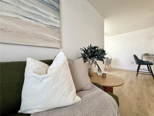 Burnaby Road, Bournemouth, Dorset, BH4 - Photo 1