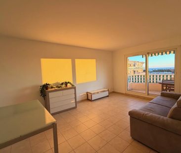 Avant dernier étage 2 pièces 47 m² terrasse de 12 M² vue mer - Photo 5