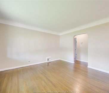 For Lease - 3264 DOMINION Boulevard, Windsor, Ontario - Photo 2