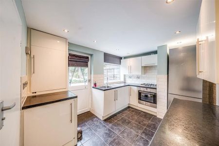 3 bedroom terraced house to rent - Photo 5