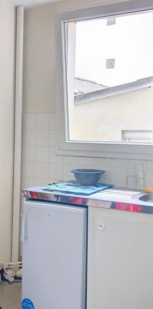 Location Appartement 2 pièces 31m² TROYES 10000 - Photo 2