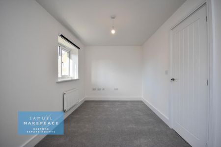 2 bedroom semi-detached house to rent - Photo 3