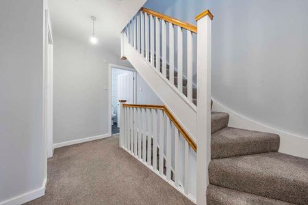 Worcester Road, Uxbridge, UB8 - Photo 2