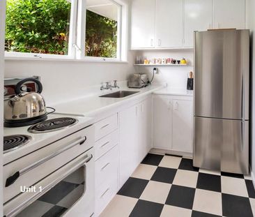 2-BEDROOM IN BUCKLANDS BEACH - Photo 1