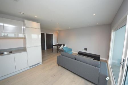 2 bedroom flat to rent - Photo 2