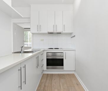 Stylish Apartment Close To Hawksburn And Toorak Villages - Photo 3