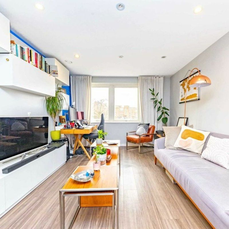 Loxford Gardens, Islington, N5 - Photo 1