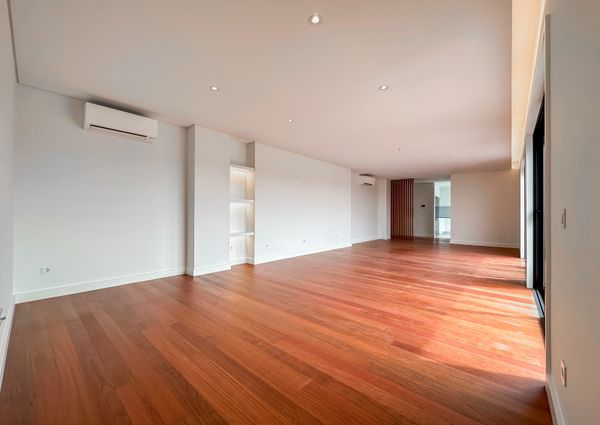 Penthouse T4 com Terraço Privativo em Matosinhos Sul
