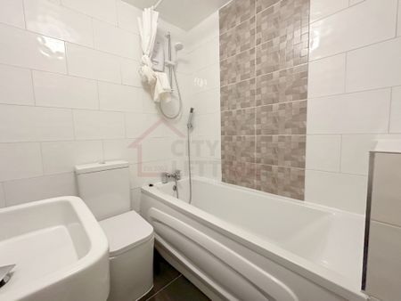 3 Bedroom Town House - Photo 4