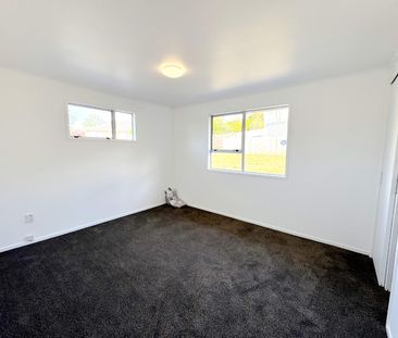 Henderson Freshly Renovated 3 Bedroom Home - Photo 2