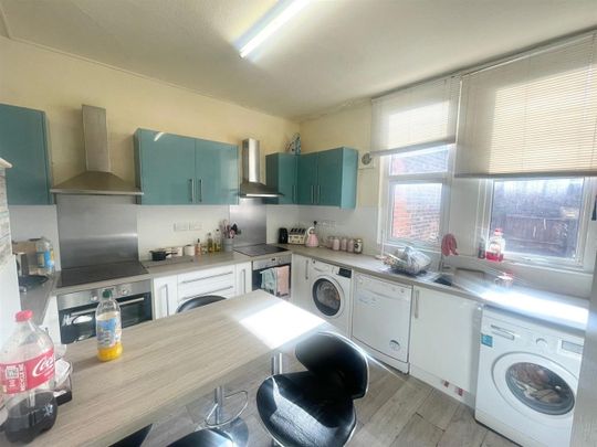 Room in a Shared House, Derby Road, NG7 - Photo 1