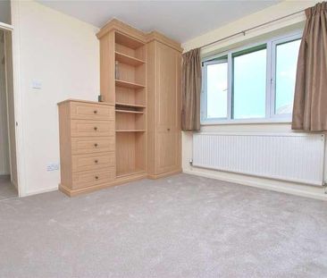 Tychbourne Drive, Guildford, Surrey, GU4 - Photo 3