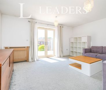 4 bedroom house to rent Weaving Gardens, NG5 - Photo 1