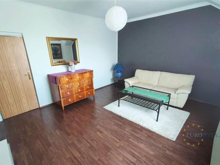 Pronájem bytu 2+1 70 m2 - Fotografie 2