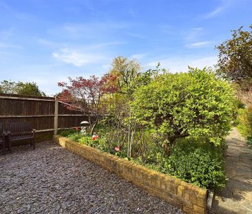 3 bedroom semi-detached house to rent - Photo 5