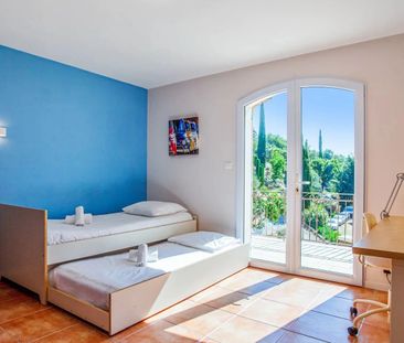 Le Rouret - Villa 8 pièces avec jardin et piscine - Photo 6