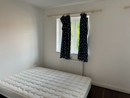 2 Bed Semi-Detached House, Horse Leaze Road, BS16 - Photo 3